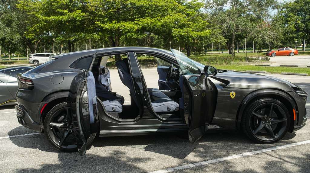 Ferrari Purosangue Rental in Fort Lauderdale thumbnail 3