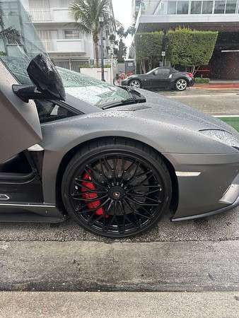 Lamborghini Aventador S Rental in Miami thumbnail 2