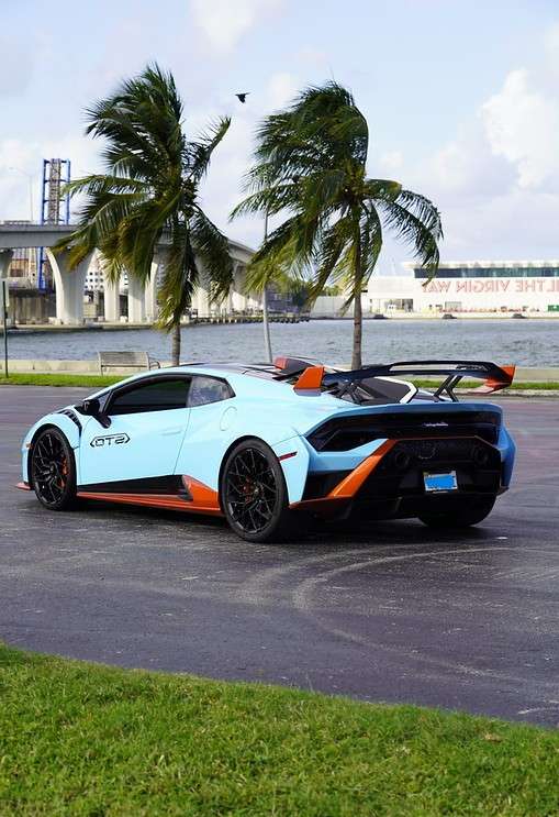 Lamborghini Huracan STO Rental in Miami thumbnail 3