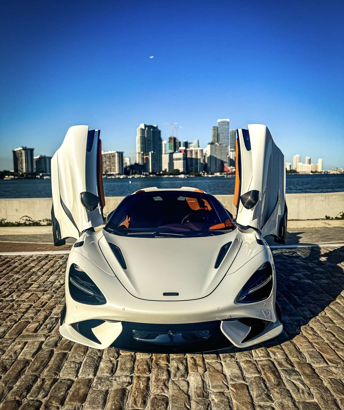 McLaren 765LT Rental in Fort Lauderdale thumbnail 2