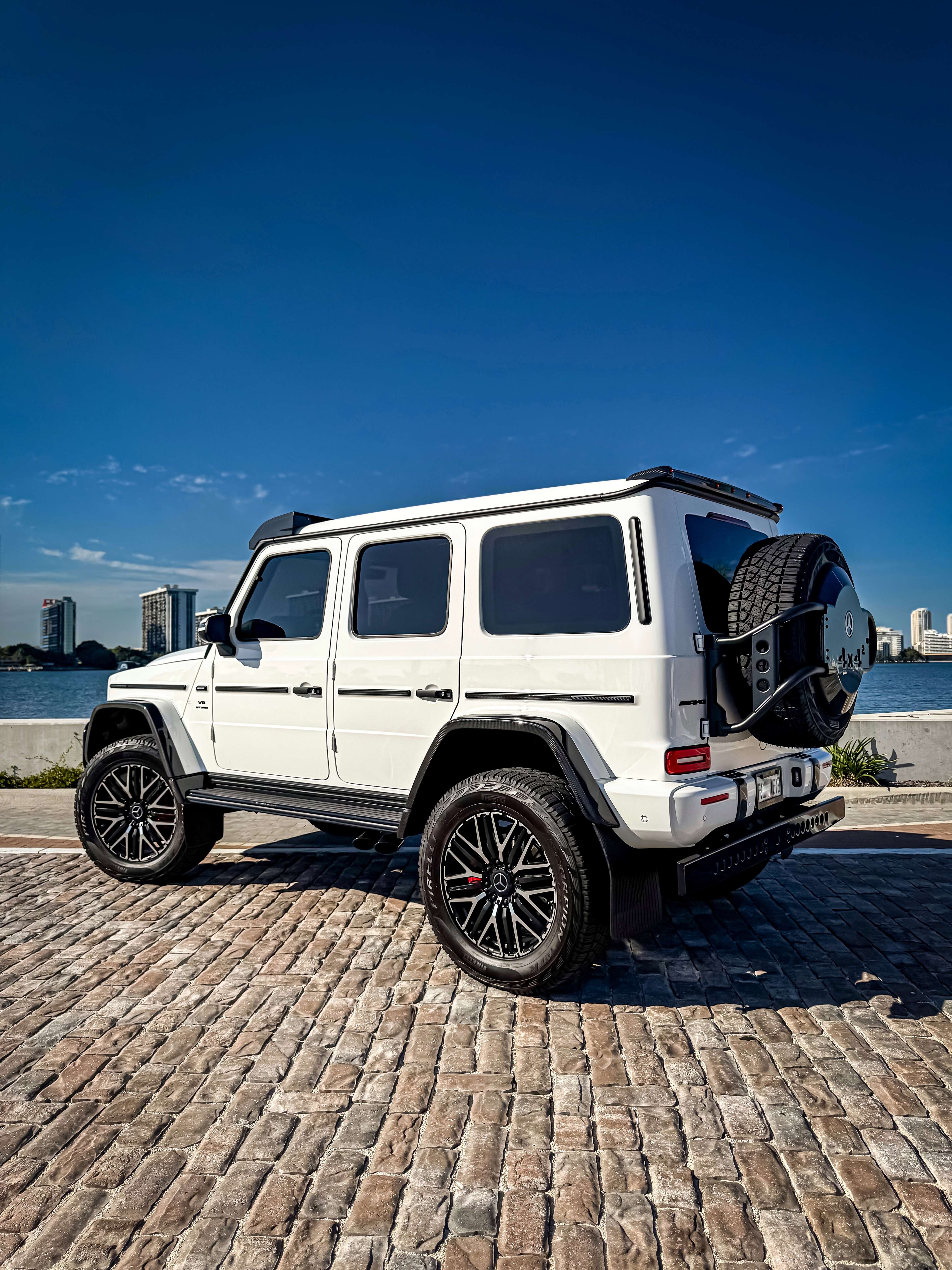 Mercedes G63 AMG Rental in Miami thumbnail 9