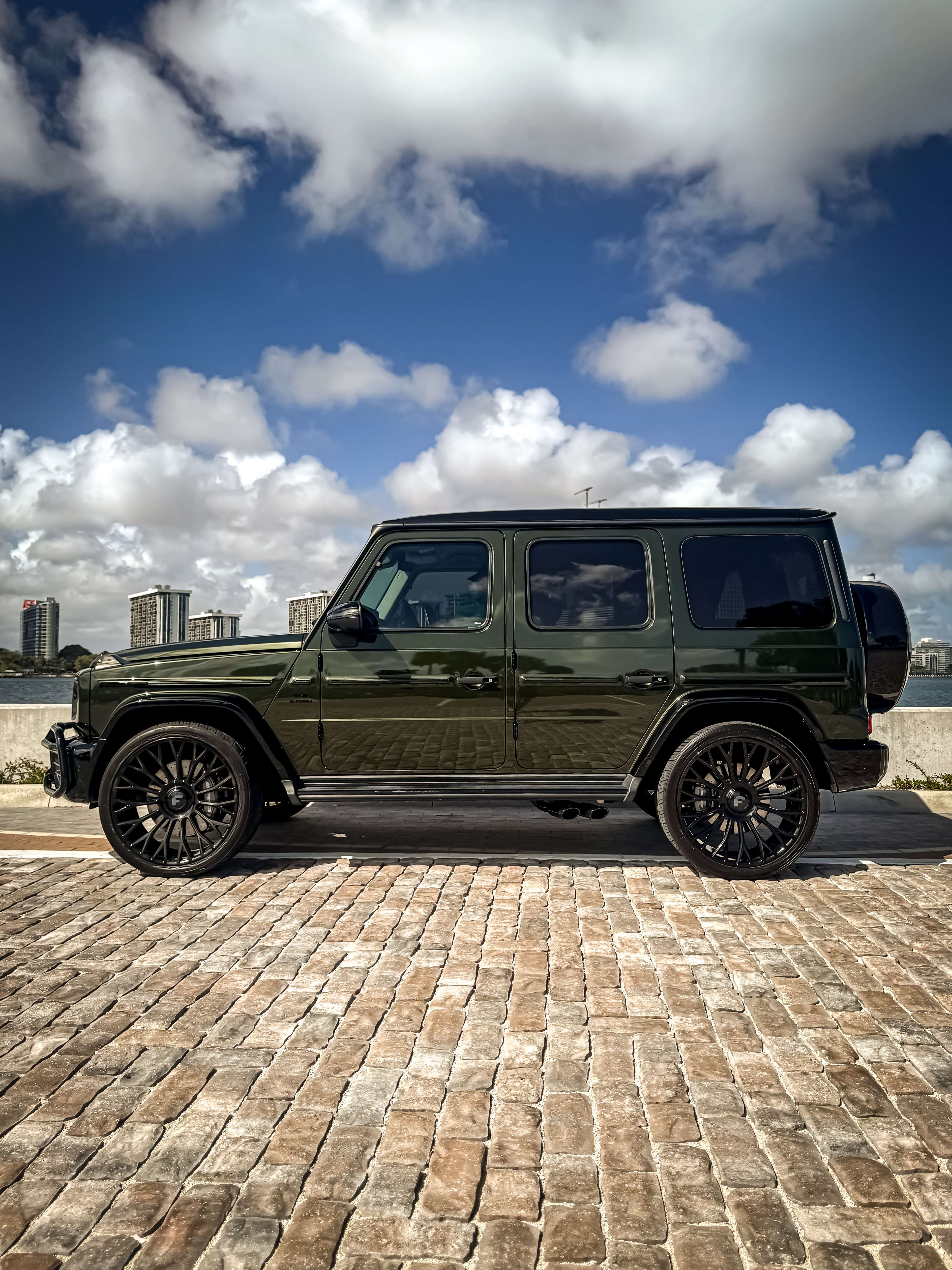 Mercedes-Benz G63 AMG (British Racing Green) Rental in Miami thumbnail 3