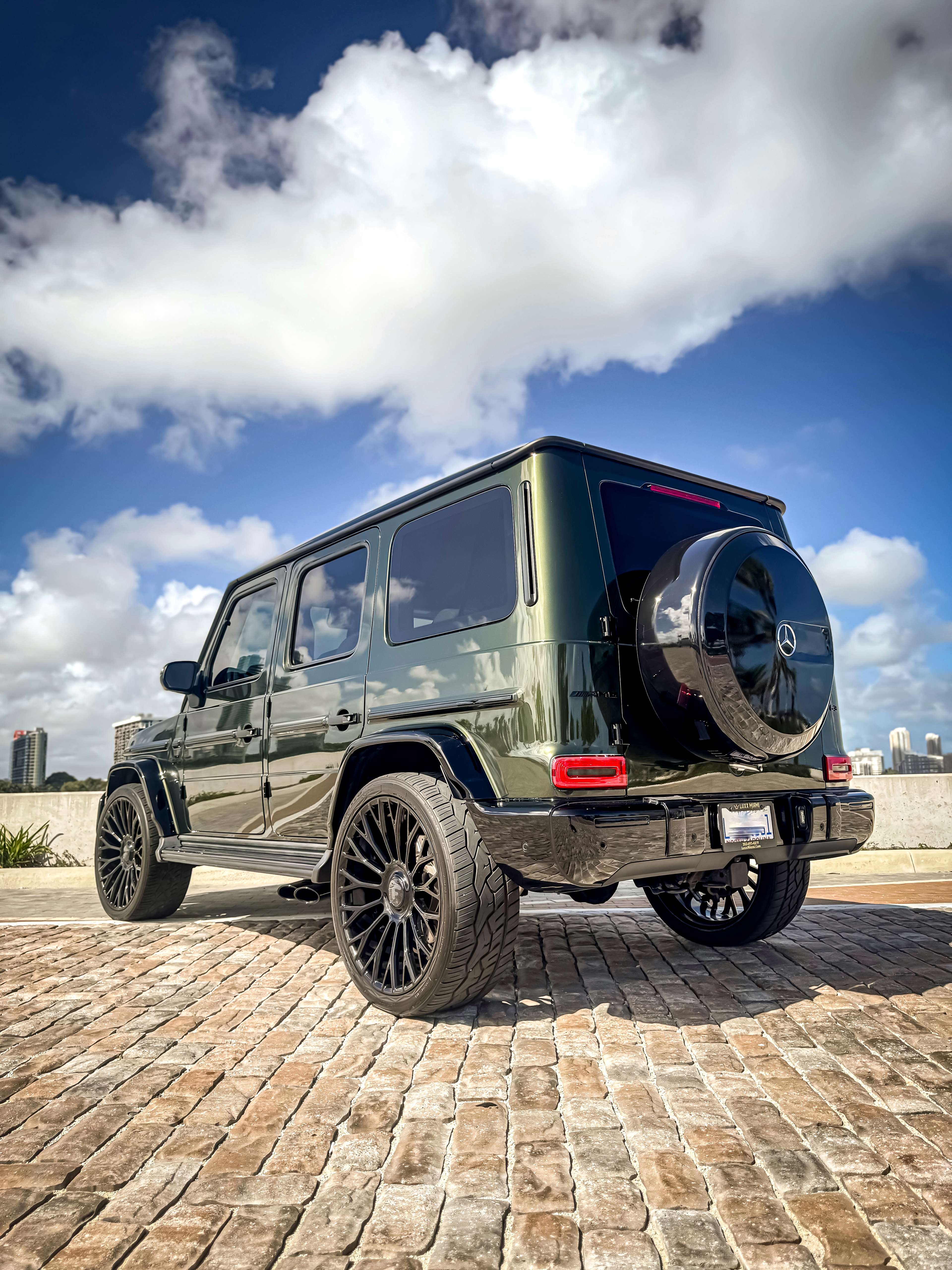 Mercedes-Benz G63 AMG (British Racing Green) Rental in Miami thumbnail 5