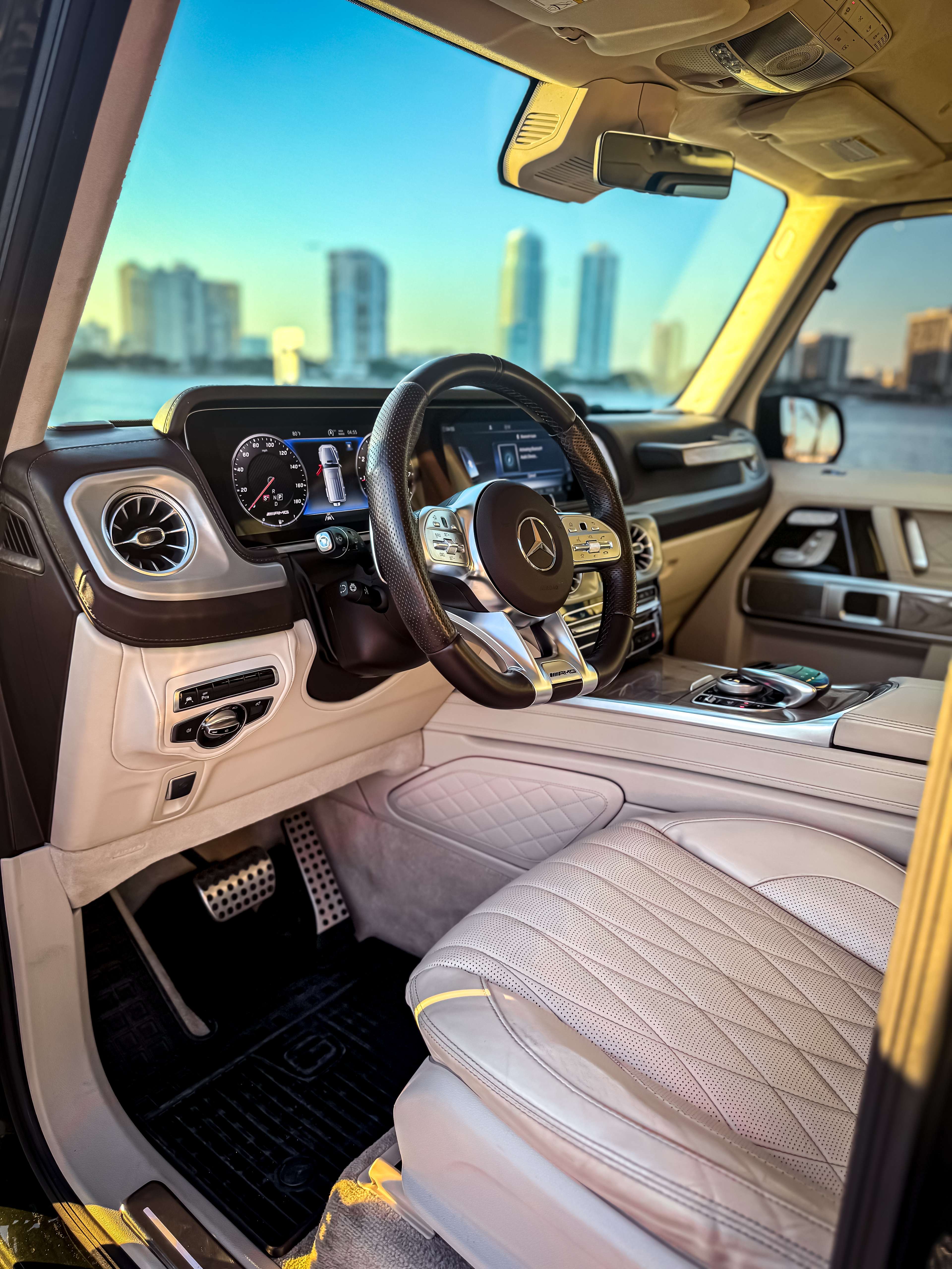 Mercedes-Benz G63 AMG (British Racing Green) Rental in Miami thumbnail 7