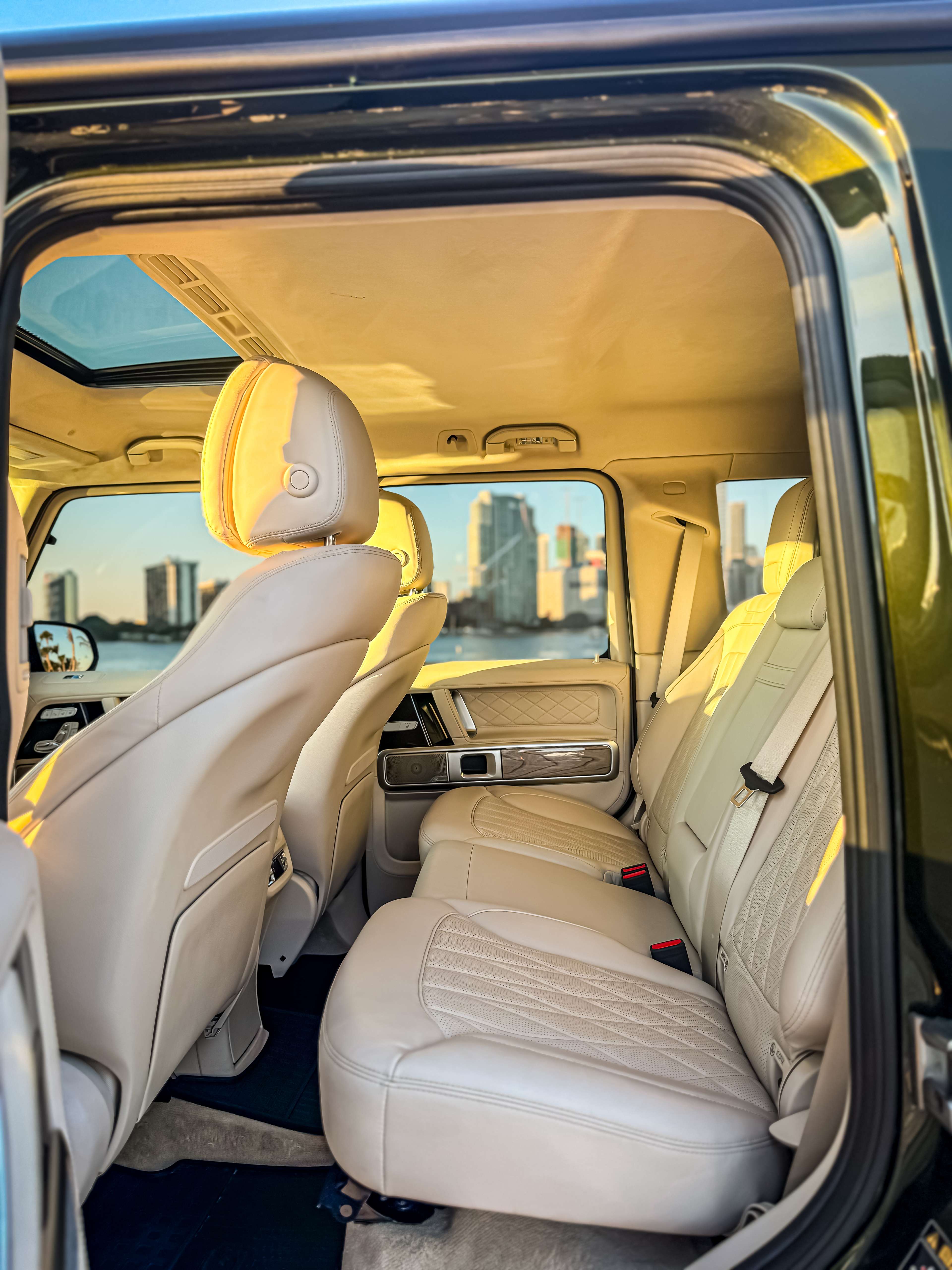 Mercedes-Benz G63 AMG (British Racing Green) Rental in Miami thumbnail 8