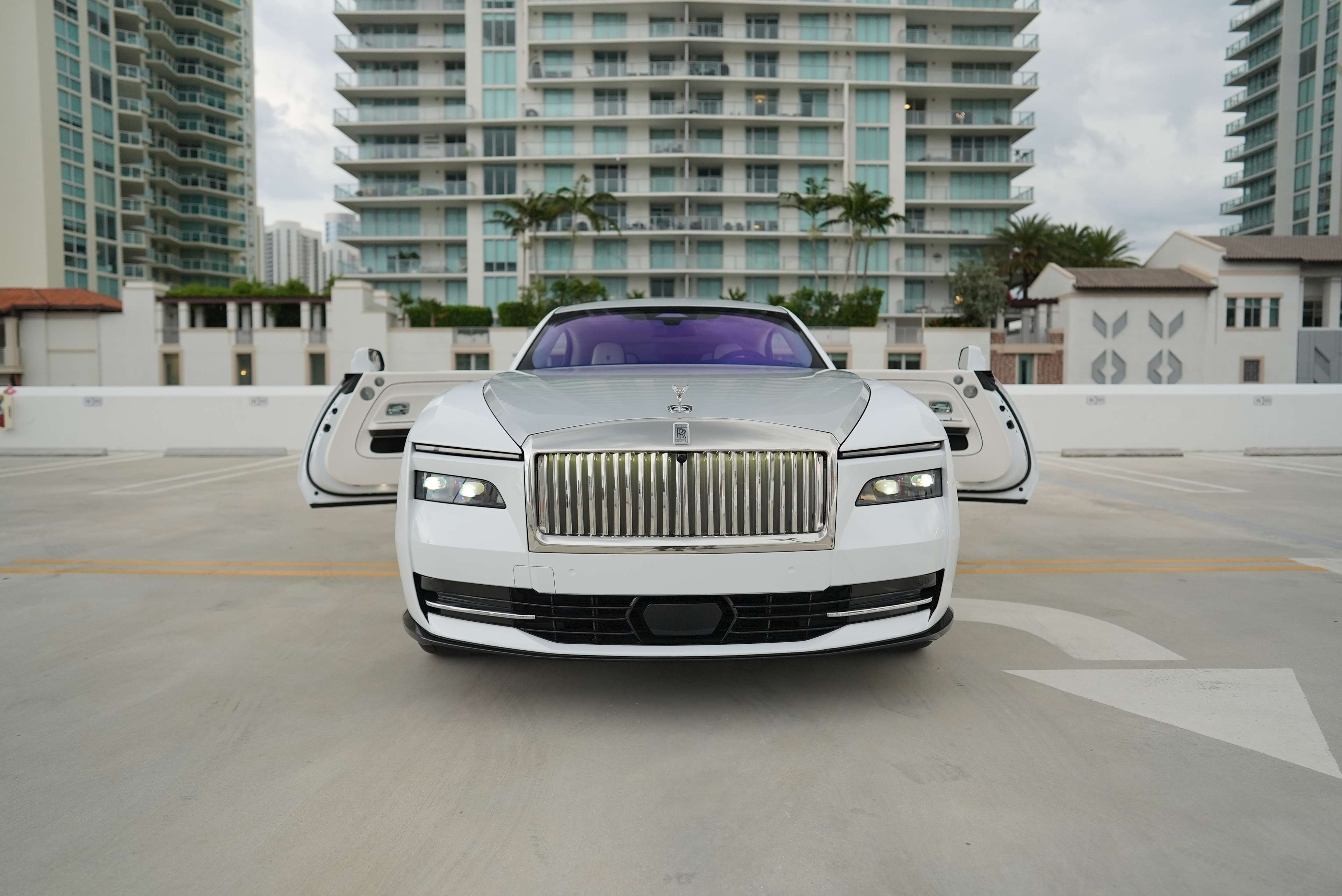 Rolls-Royce Spectre Rental in Miami thumbnail 2