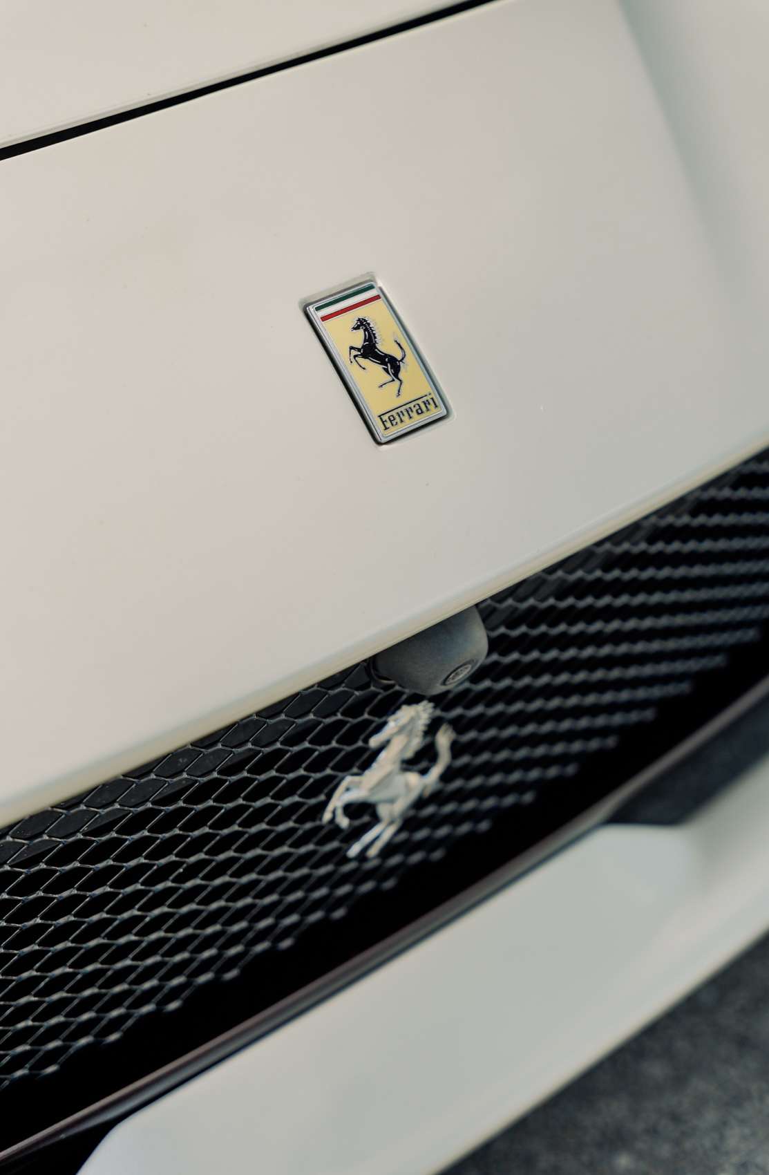 Ferrari 812 SuperFast Rental in Miami thumbnail 4