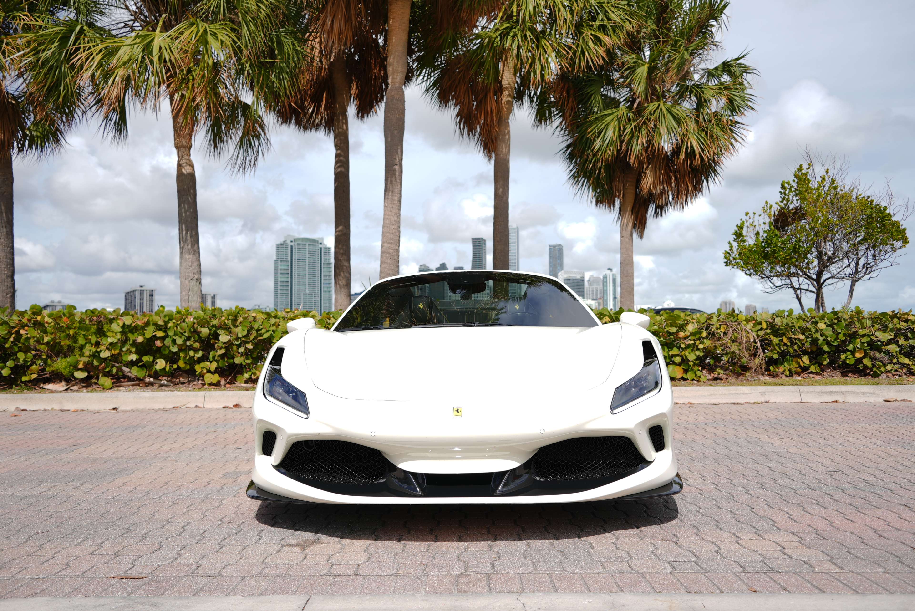 Ferrari F8 Spider Rental in Miami thumbnail 2