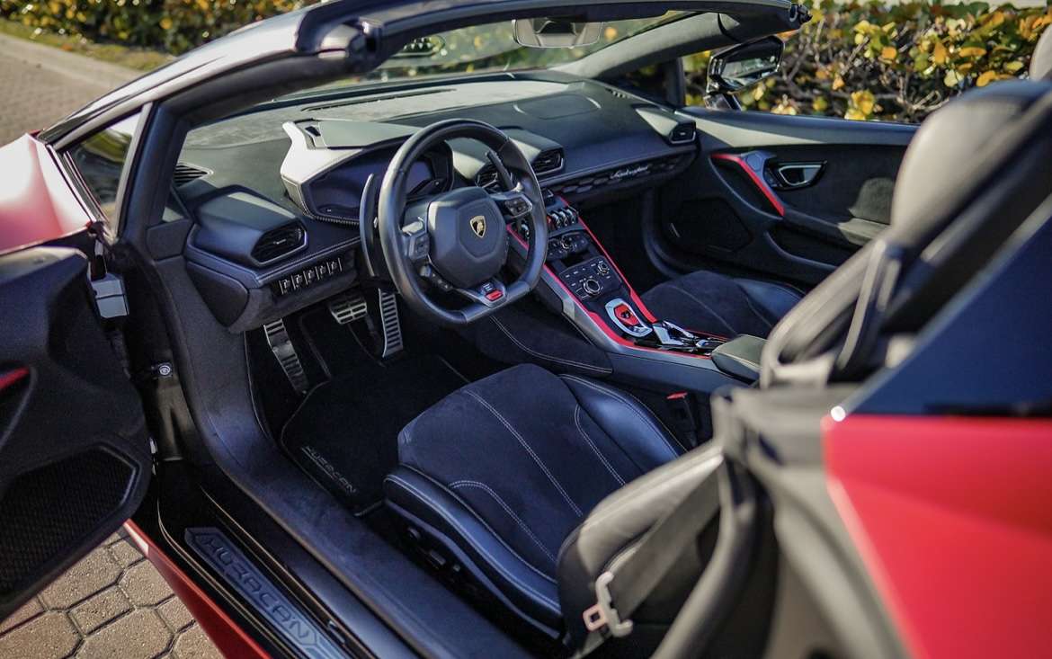 Lamborghini Huracan Rental in Miami thumbnail 6