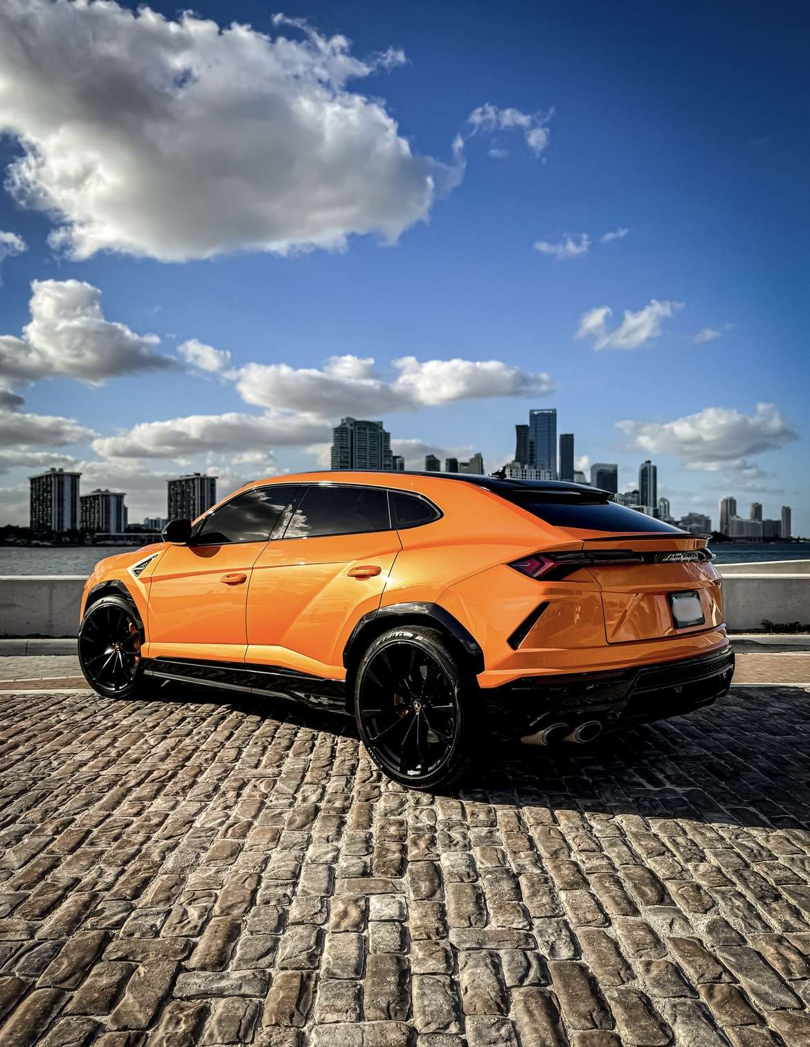 Lamborghini Urus Rental in Miami thumbnail 4
