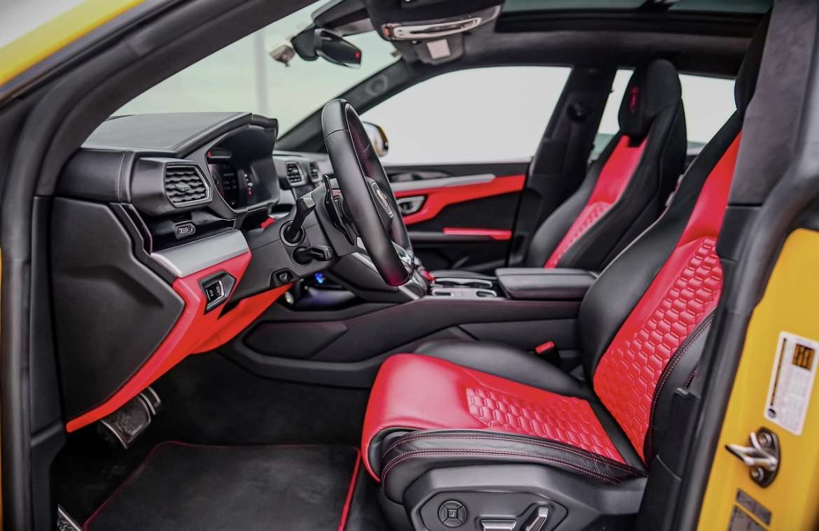 Lamborghini Urus Rental in Miami thumbnail 3