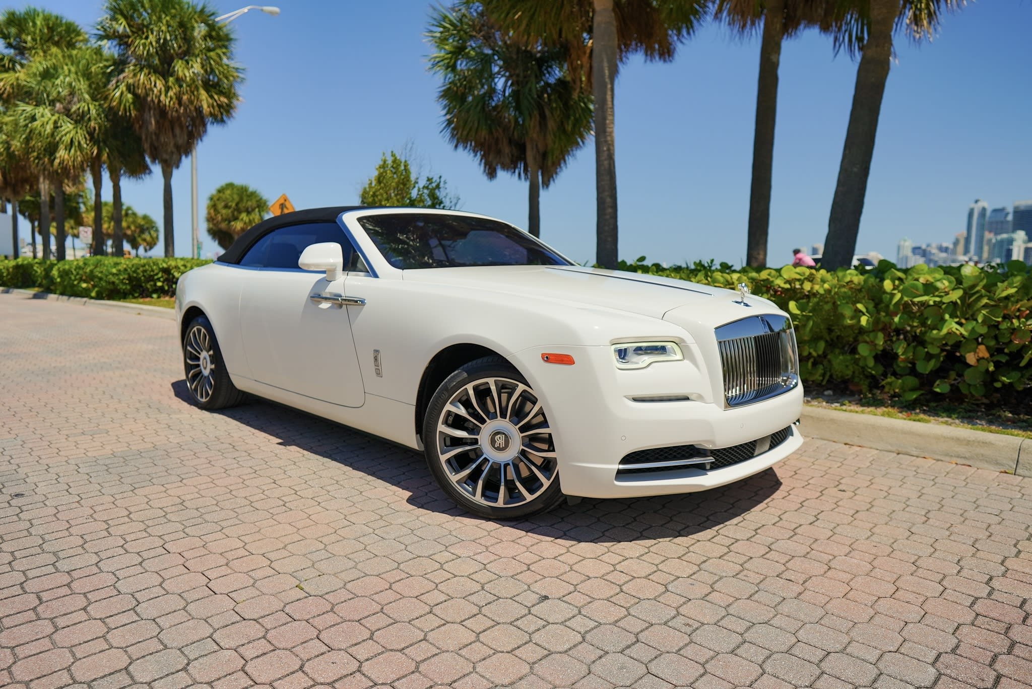 Rolls-Royce Dawn