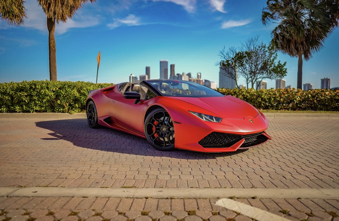 Lamborghini Huracan Rental in Miami - Image 1