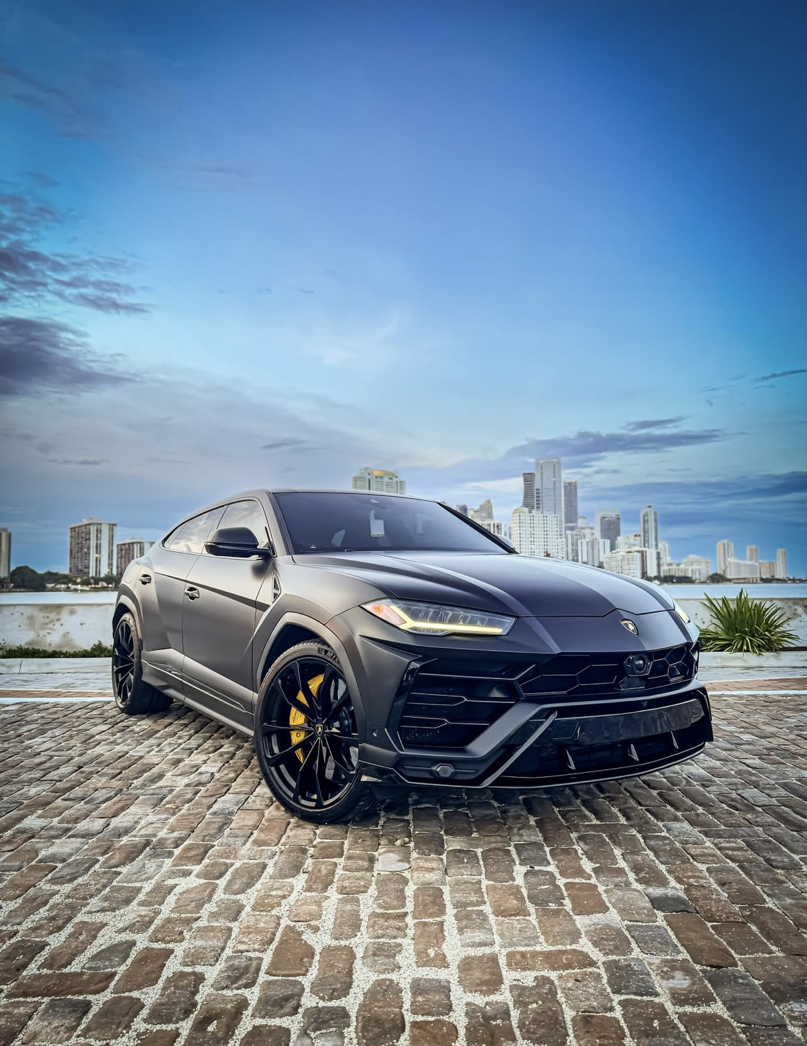 Lamborghini Urus Rental in Miami - Image 1