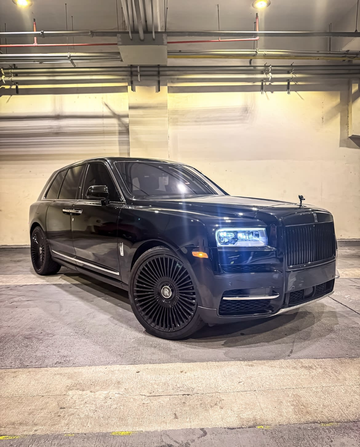Forgiato Rolls Royce Cullinan Rental in Miami - Image 1